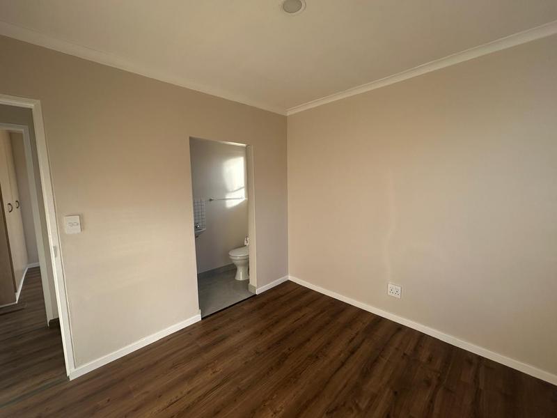 To Let 3 Bedroom Property for Rent in Eikenbosch Western Cape